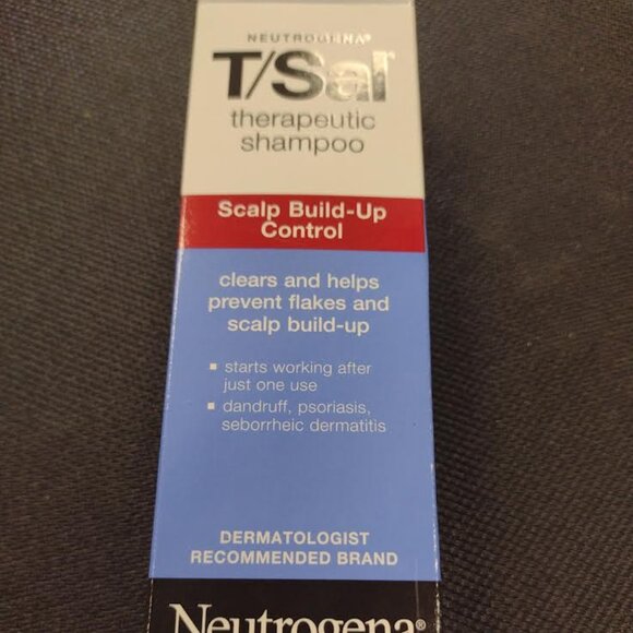 Neutrogena SCALP BUILD UP SHAMPOO - Picture 1 of 4